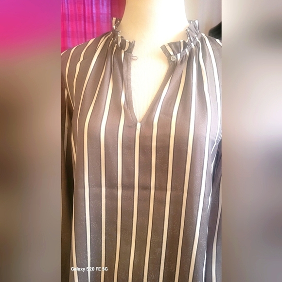 NWT LOFT Outlet Striped Shirt. Small - Picture 8 of 10